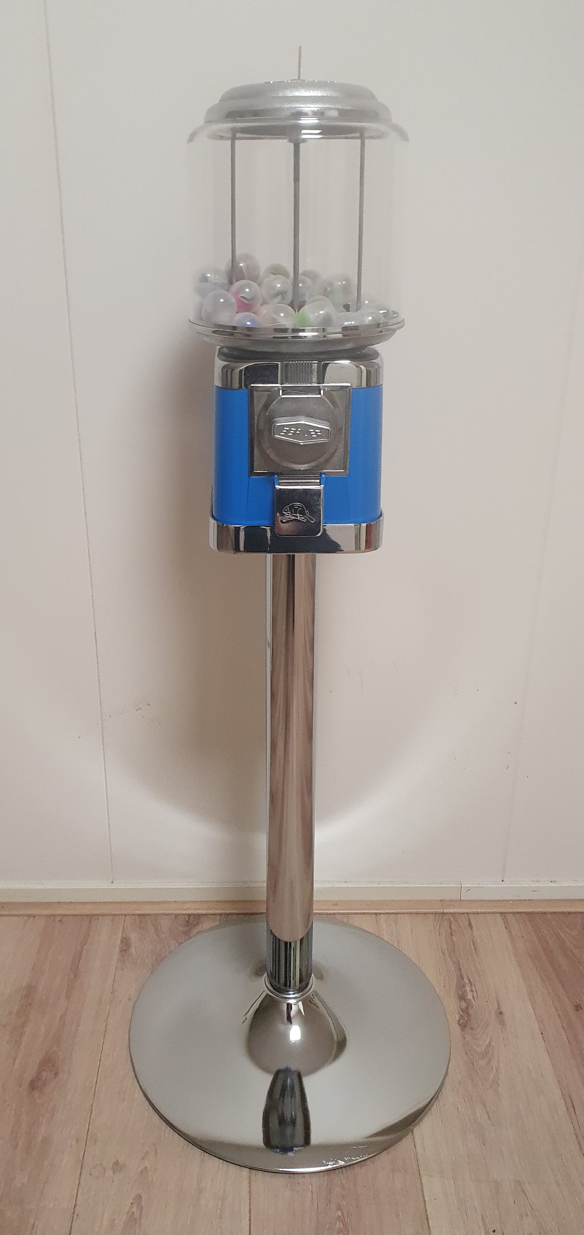 Gebruikte beaver automaat blauw op voet